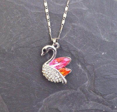 Schwan Halskette mit Strass Weihnachts Geschenk Collier Anhänger Kette Neu - Bild 1 von 3