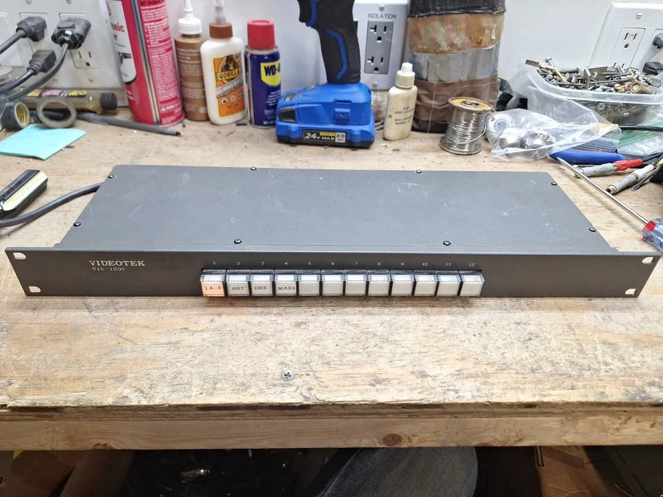 VIDEOTEK VIS-1201 VIDEO ROUTING SWITCHER Rack Mount Powers On - Image 1 of 4