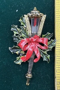 Spilla Hollycraft retrò vintage Natale vacanza lanterna tenuta spilla firmata MCM - Foto 1 di 3