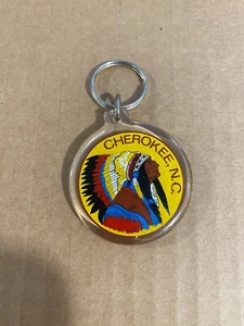 Cherokee North Carolina Souviner Schlüsselanhänger Kunststoff mit Häuptling - Bild 1 von 1