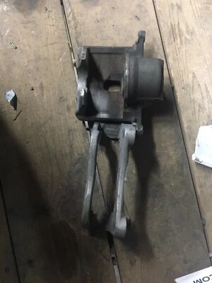 Pinza de freno lateral derecho Chrysler 200 2015 2016 2017 Compete Passen OEM más barata Foto 1 de 4