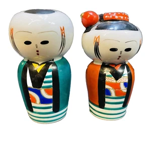 Geisha Salz Pfefferstreuer Japan handbemalt Porzellankorken an Ort und Stelle  - Bild 1 von 9