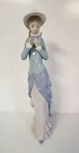 Pensionierte Lladro 14,5" Figur Mädchen gehend und lesen Porzellanfigur #5000 - Bild 1 von 9