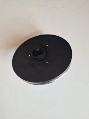 NOS OMC  Genuine Lawn-Boy D Series  Recoil Pulley & Starter Plate. Part 681896  - Image 1 of 2