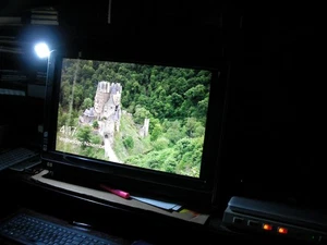 RARE HP TouchSmart IQ816 26" All-in-One PC Core 2 Duo 4GB 686GB WINDOWS 10 - Picture 1 of 23