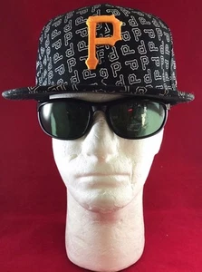 New Era 59Fifty MLB Piratas de Pittsburgh Negro con emblema blanco/amarillo P billete plano sombrero - Imagen 1 de 11
