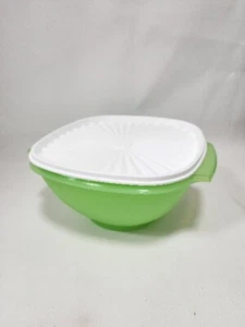 Tupperware Ciotola Servalier 9" Verde Mela 858 con Coperchio Bianco 859! - Foto 1 di 12