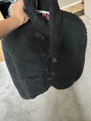 abrigo Tommy Hilfiger nuevo abrigo mullido cálido nunca usado genial para el invierno.  Foto 1 de 4