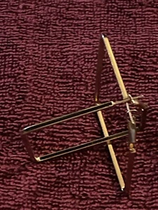 Pendientes de aro cuadrados en tono dorado  - Imagen 1 de 4
