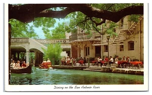 Dining and Boating on San Antonio River in San Antonio Texas c1970s Postcard - Picture 1 of 2