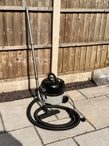 Numatic Henry 200 Vacuum Cleaner / Model 200 GREY. AS SEEN IN PHOTOS - Picture 1 of 4
