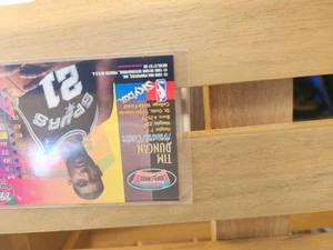 1997 1996 Metal Universe Tim Duncan - Picture 1 of 3