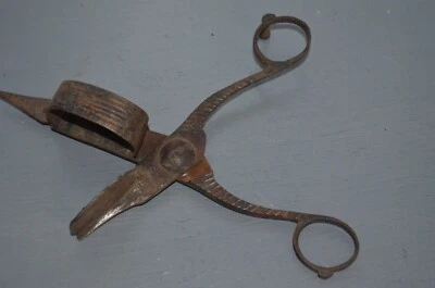 Ancien Ciseaux à Mouchette Eteignoir de Bougie en Fer Forgé XIX -ème - Photo 1/4