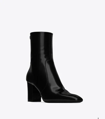 Botines Saint Laurent Betty en charol Foto 1 de 4