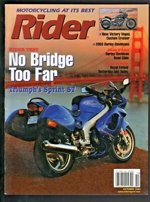2002 October Rider Motorcycle Magazine 2003 Honda ST1300 ABS vs Yamaha FJR1300 Foto 1 de 3