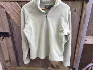 Mountain Hardwear Women’s Light Green With 1/2 Front Zip Shirt, Size Medium - Picture 1 of 5