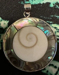 Paua Abalone SHIVA Shell Pendant round 1.24"(31.5mm) Platinum plate - Picture 1 of 6