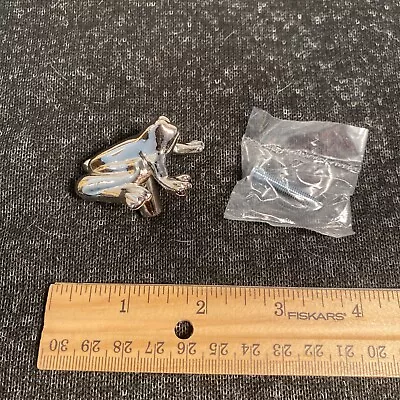 Perilla Michael Aram; tirador de cajón de gabinete; JUEGO DE 6. Nuevo en paquete. Rana de hardware Silvertone Foto 1 de 4