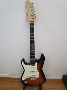 Left Handed Fender Squier Affinity Strat 2015 Sunburst w/Bag - Picture 1 of 11