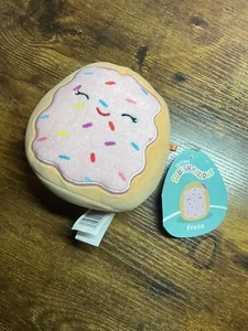Squishmallow Kellytoy Plush Specialty Foods Fresa as Frosted Pastry - Picture 1 of 1