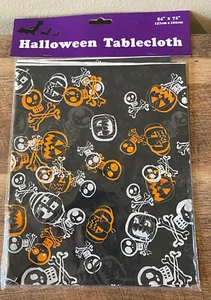 Halloween Tablecloth Plastic Vinyl Skull Crossbones Pumpkin 54x72” NEW - Picture 1 of 2