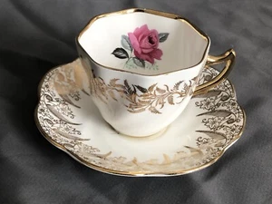 Royal Sandringham Bone CHINA TEA CUP & SAUCER Pink Roses - Foto 1 di 5