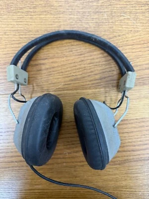 Auriculares estéreo vintage Realistic Nova 10 8 ohmios negro gris Foto 1 de 4