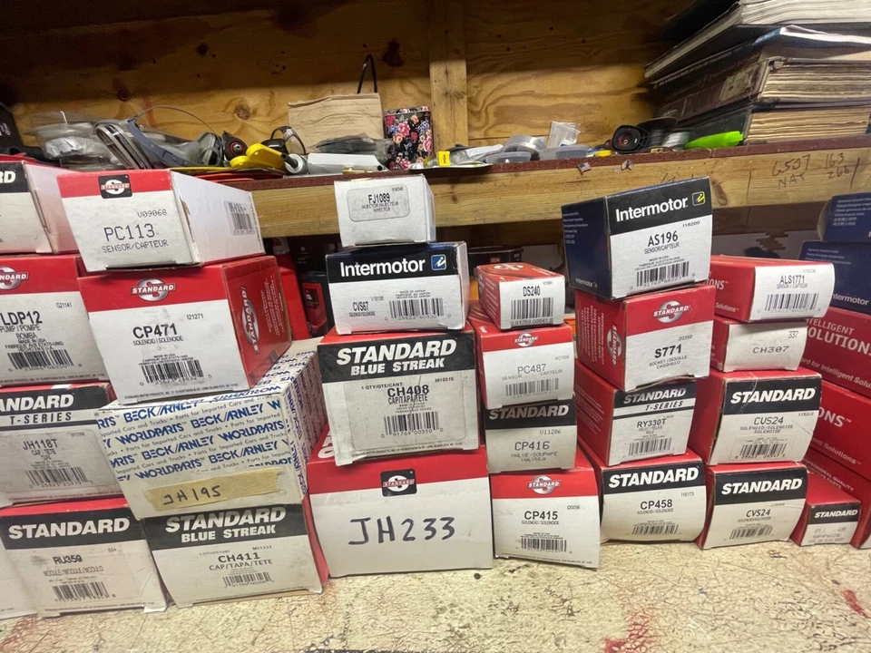 ch408 Dwayne  """"READ THE LISTING PLEASE"""" d box 1 - Image 1 of 1