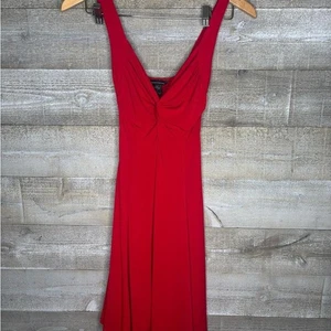 Mini abito svasato aderente rosso piccolo Moda International - Foto 1 di 3
