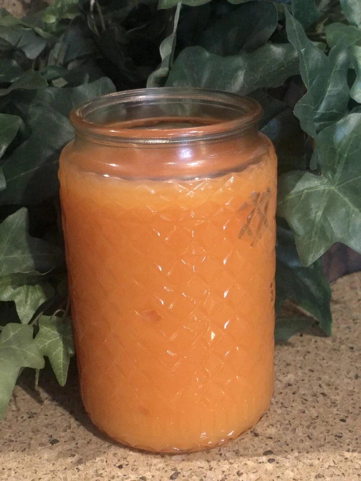 Pastel de migas de vainilla 26 oz velas de cañón de oro ¿Alguna otra fragancia? NUEVO Foto 1 de 1