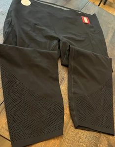 NWT - Womans SPANX Black Laser Wave Active Leggings (Size 3X) - Picture 1 of 6