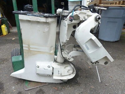 Evinrude 2007 115 hp fueraborda Etec E-Tec sección media con carcasa de escape y PT&T Foto 1 de 4