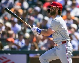 8x10 Photo BRYCE HARPER Philadelphia Phillies MVP All Star - Picture 1 of 1