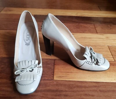 Zapatos mocasines Tod's 100 % auténticos de cuero beige con flecos talla 37,5 usados  Foto 1 de 4