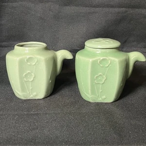 Coppia di 2 teiere quadrate con coperchio verde piccolo. Manca un coperchio. - Foto 1 di 10