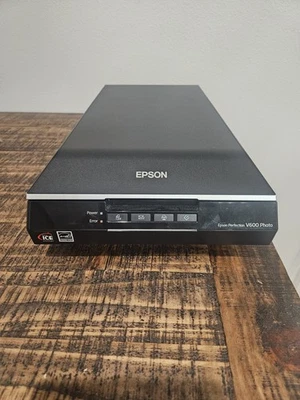 Epson Perfection V600 Photo Color Scanner Used Has All Cords And Accessories - Image 1 of 4
