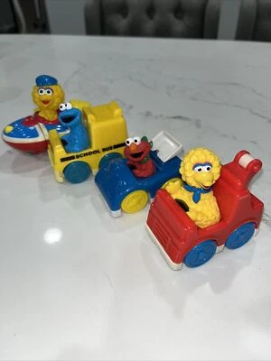 Лот из 4 винтажных автомобилей TYCO Улица Сезам Большая птица Элмо Cookie Monster 1993 - Изображение 1 из 4