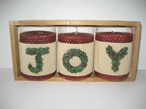 Lote de 3 Velas Cilíndricas Borgoña en Carcasa Decorativa de Madera Navidad - Imagen 1 de 11
