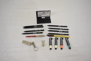 Lot publicitaire vintage Burger Kings stylos, cartes de visite, pince à cravate, coupe boîte - Photo 1 sur 10