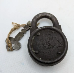Antique Black Enders Oak Leaf Padlock with Key Lock made in the USA - Picture 1 of 3