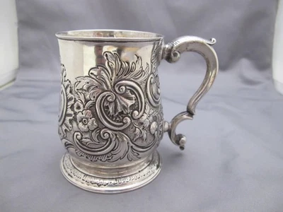 INGLÉS GEORGE II Esterlina Pequeña CANN/TAZA-Decoración Perseguida-Londres 1747-48 Foto 1 de 4