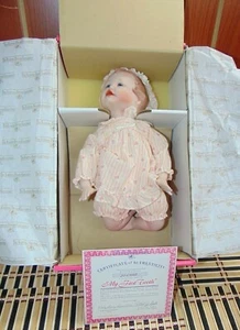 The Ashton Drake Doll "My First Tooth" by Kathy Barry Hippensteel - Picture 1 of 8