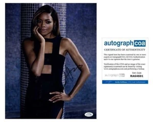 James Bond Girl Naomi Harris Autograph Signed 11x14 Photo Skyfall Sexy Hot ACOA - Picture 1 of 3