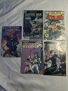 Lote de 5 cómics nuevos - Imagen 1 de 7