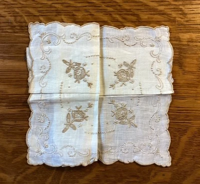 Pañuelo de lino Madeira vintage sin usar flores bordadas ¡delicadas con etiqueta original! Foto 1 de 4