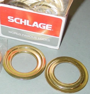 Schlage 38-031 Riegelschloss Adapter Reduzierringe Messing hell USA NOS 2er Pack - Bild 1 von 8