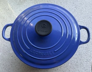 LE CREUSET Enameled Cast Iron Signature Dutch Oven; Marseille; 3.5 qt; Pre-owned - Picture 1 of 7