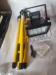 500w Halogen Portable Work Light With Tripod - Picture 1 of 2