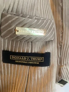 Donald Trump Neck Tie 100% Silk Gold / beige stripe Signature Collection - Picture 1 of 6