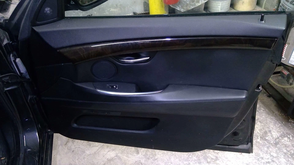 10 BMW 550I GT Front Door Trim Panel Right - Image 1 of 1